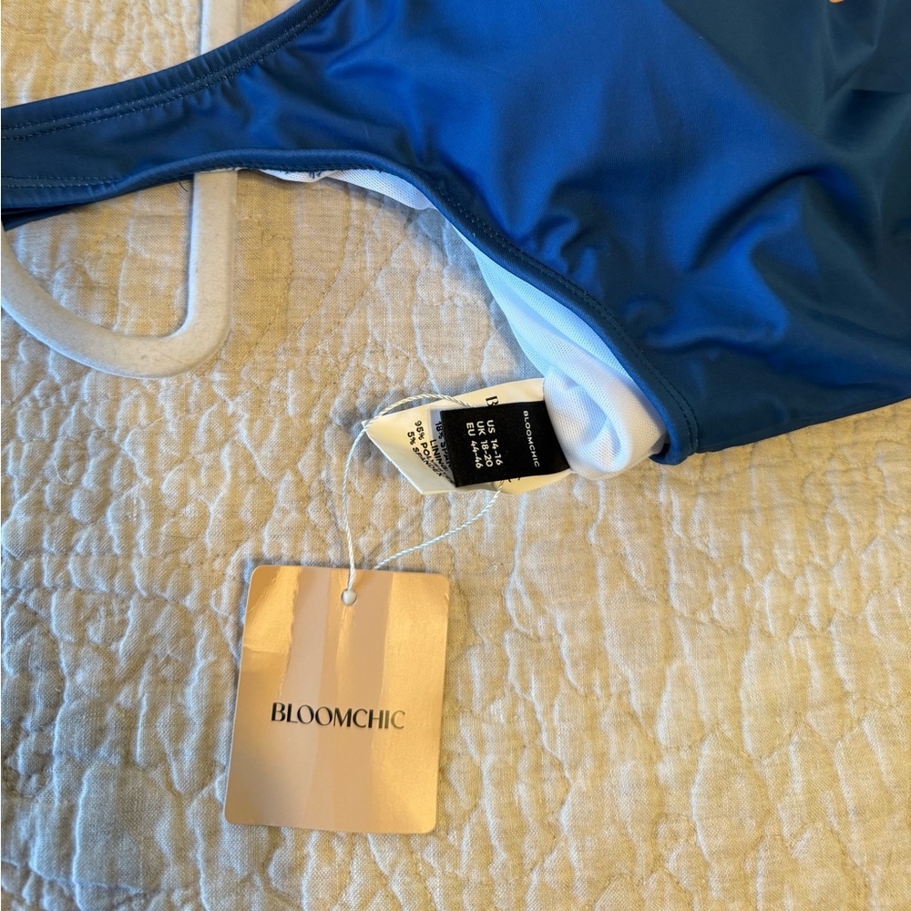Bloomchic island print drawstring swim top - Picture 5 of 5
